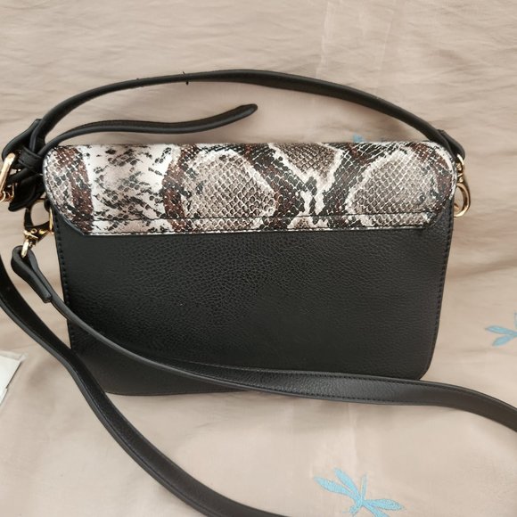 GUSSACI Collection Vegan Leather Shoulder bag New with Tags Piton/Black - Picture 6 of 10